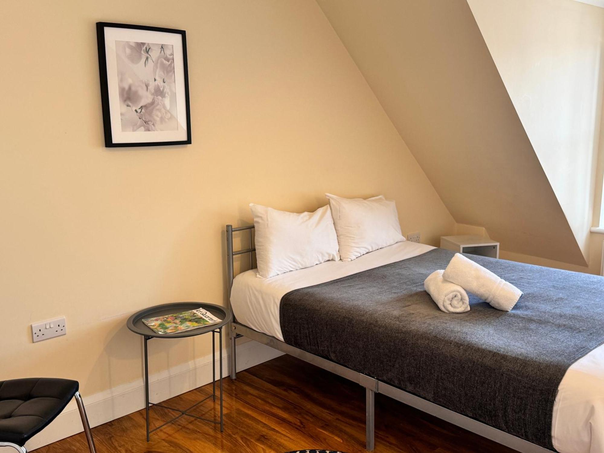 Relaxing Airport Rooms Stanwell Buitenkant foto