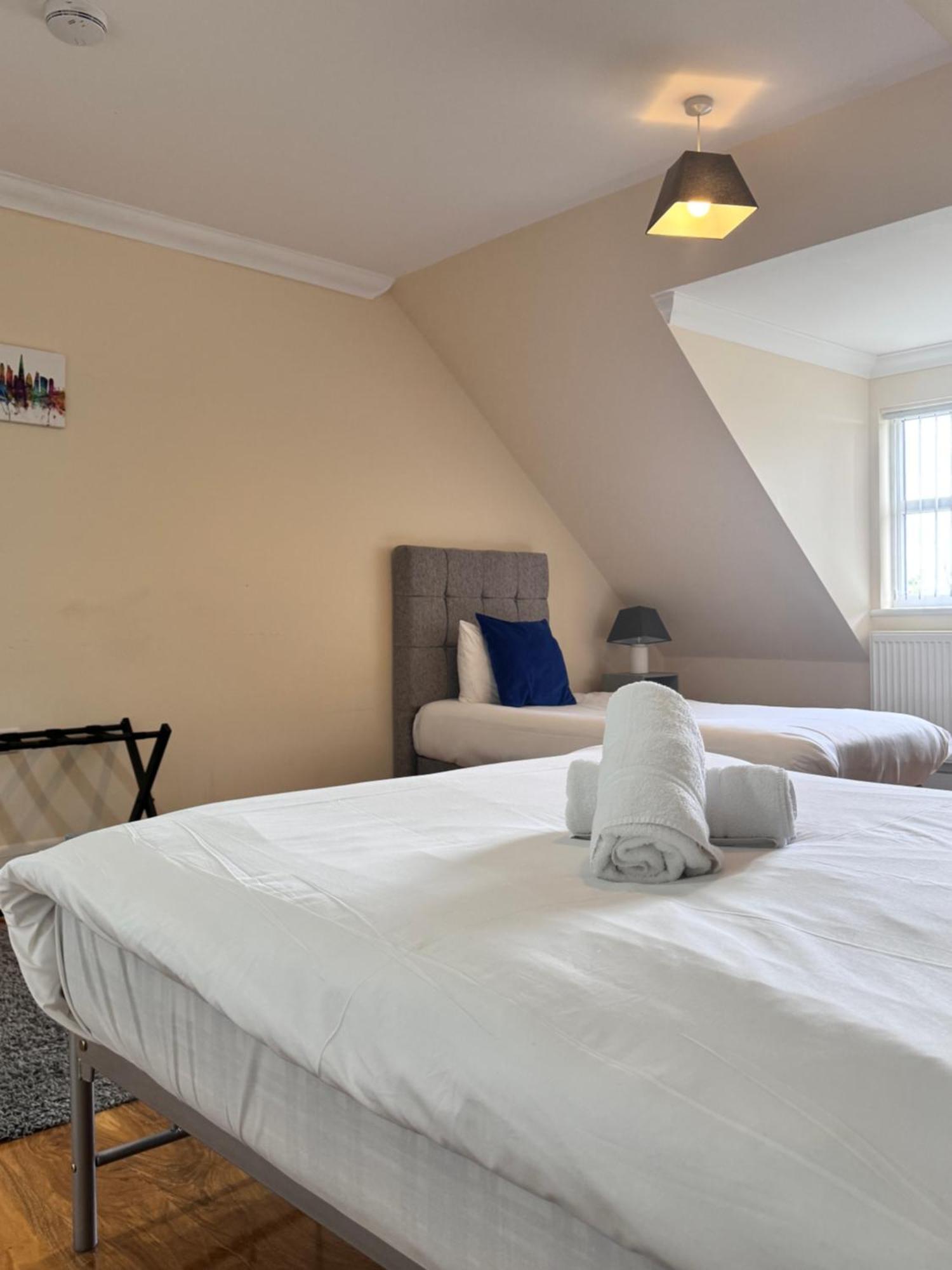 Relaxing Airport Rooms Stanwell Buitenkant foto