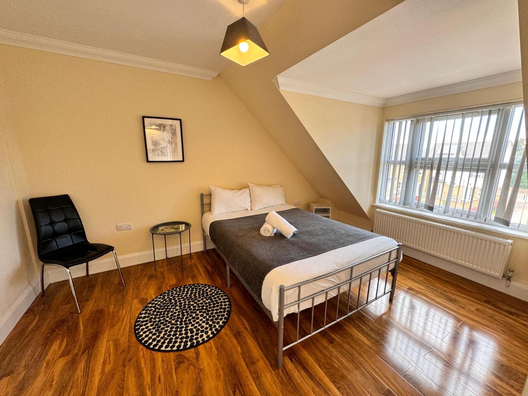 Relaxing Airport Rooms Stanwell Buitenkant foto